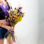 Pampas Bouquet με Μωβ-Κίτρινα Αποξηραμένα Λουλούδια